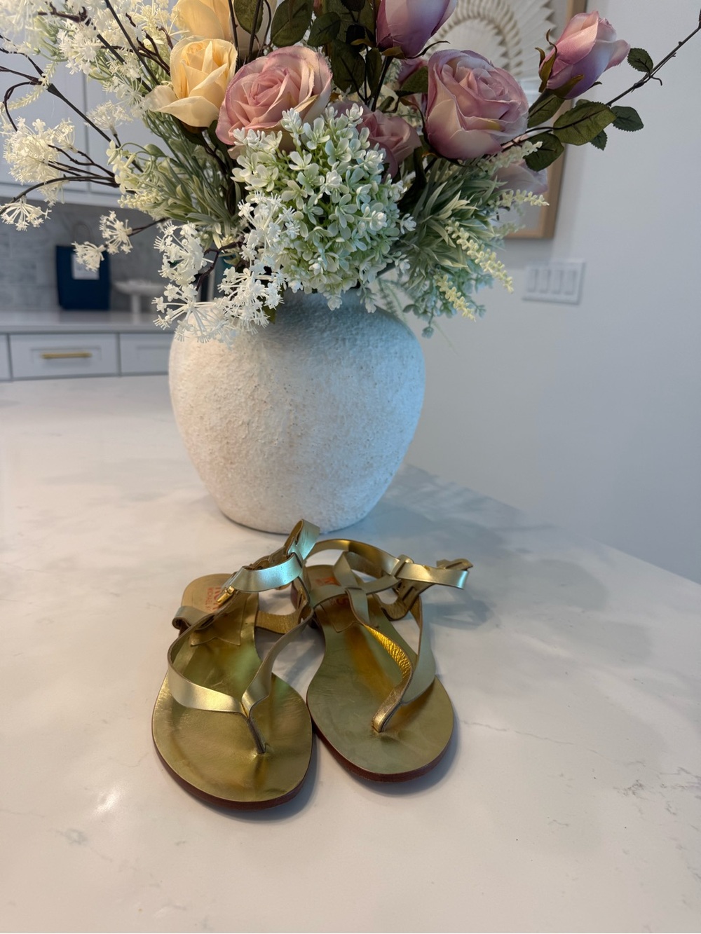 Michael Kors KORS Metallic Gold Leather Strappy Flat Sandals size 7.5